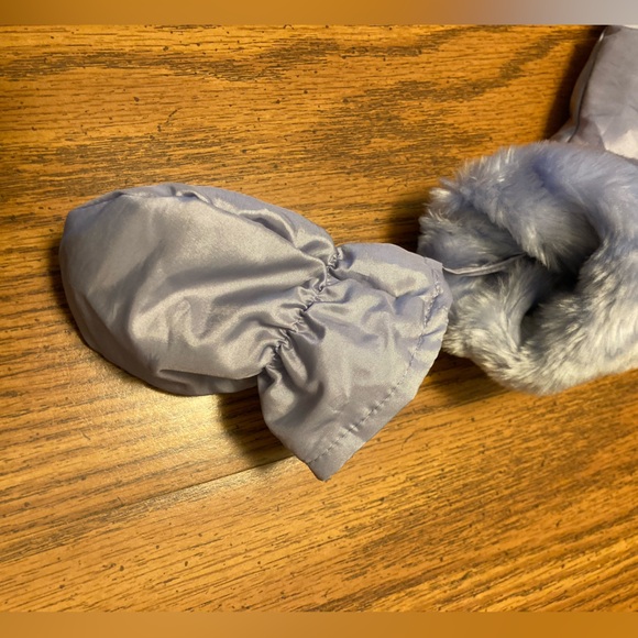 OshKosh B’gosh Lavender Hooded Zippered Snowsuit and Attached Mittens - 12 mos - Picture 5 of 13